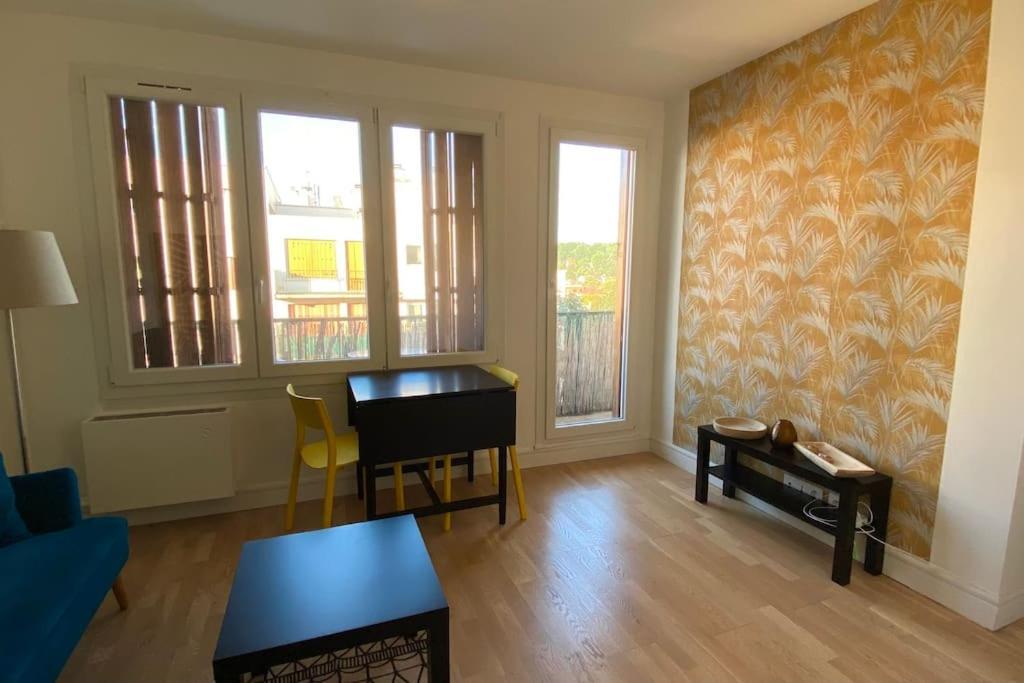 Beau Studio Cosy Et Calme - Face A La Gare De Rosny-Sous-Bois - 20Mn De Paris Et Disneyland ภายนอก รูปภาพ